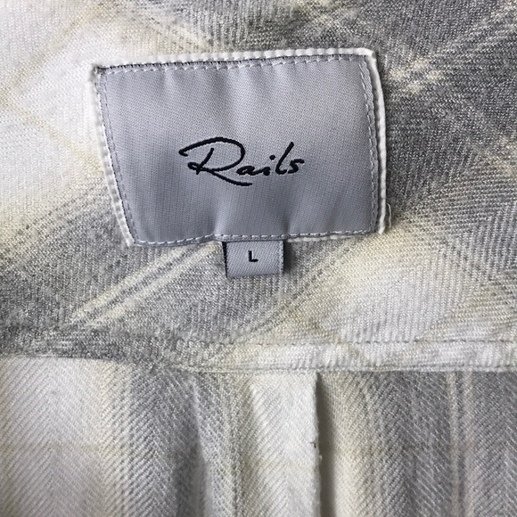 Rails White/Gray Plaid Button-Down Size Large - Picture 2 of 3